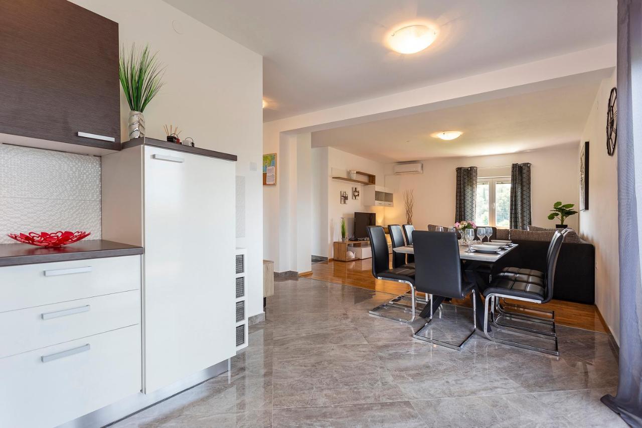 Apartmani Karoca 3 Пула Екстериор снимка