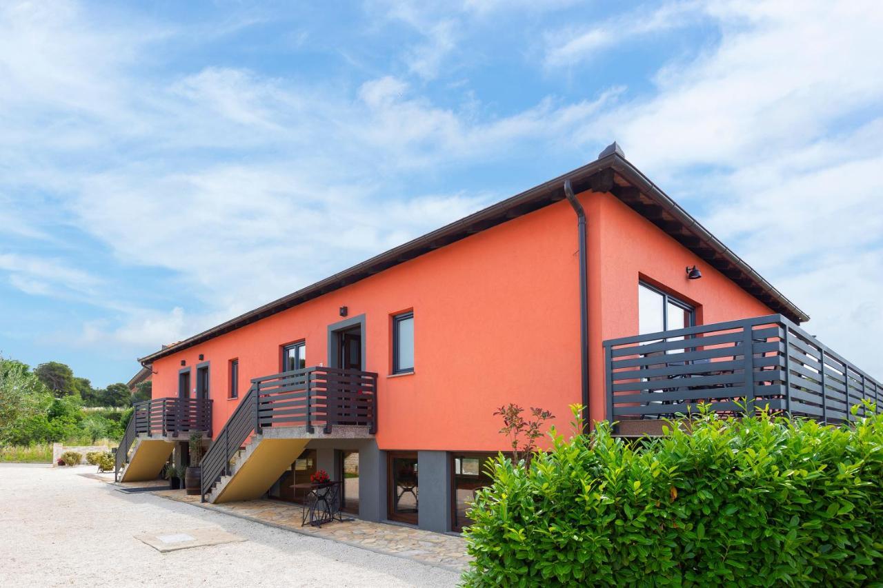 Apartmani Karoca 3 Пула Екстериор снимка