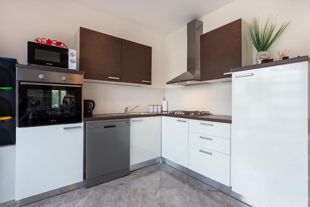 Apartmani Karoca 3 Пула Екстериор снимка