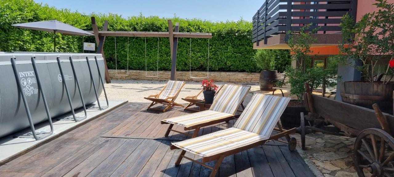 Apartmani Karoca 3 Пула Екстериор снимка